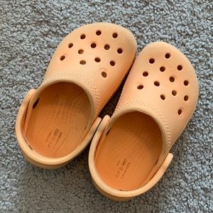 Toddler crocs - tangerine size 7
